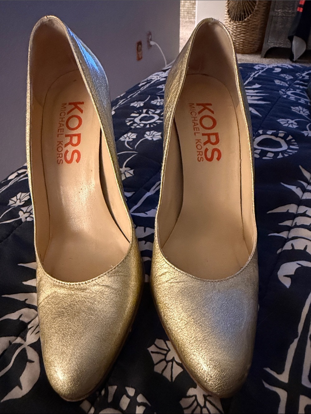 Michael Kors Metallic Gold Pointed Pumps